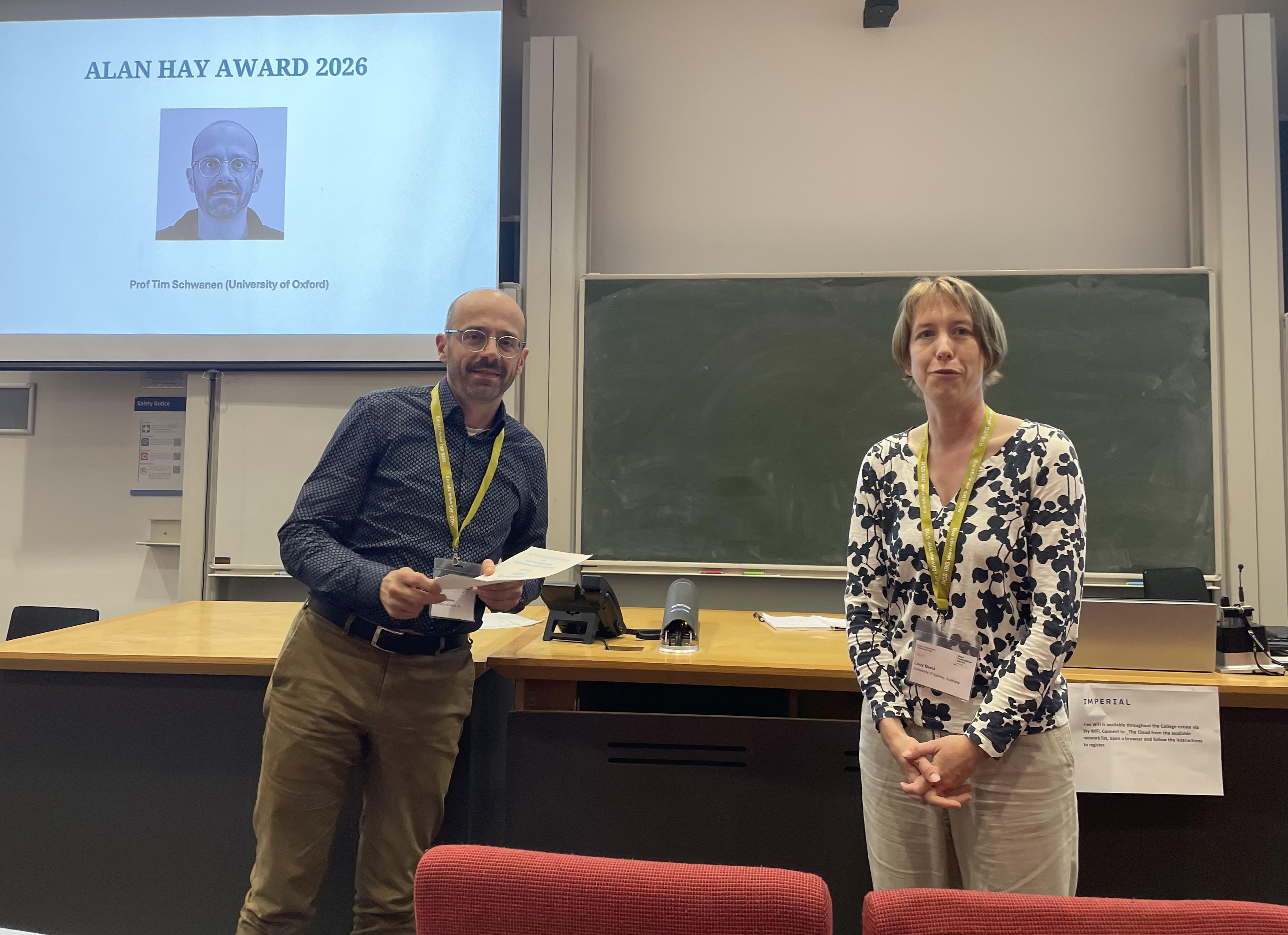 Tim Schwanen receiving the Hay Award